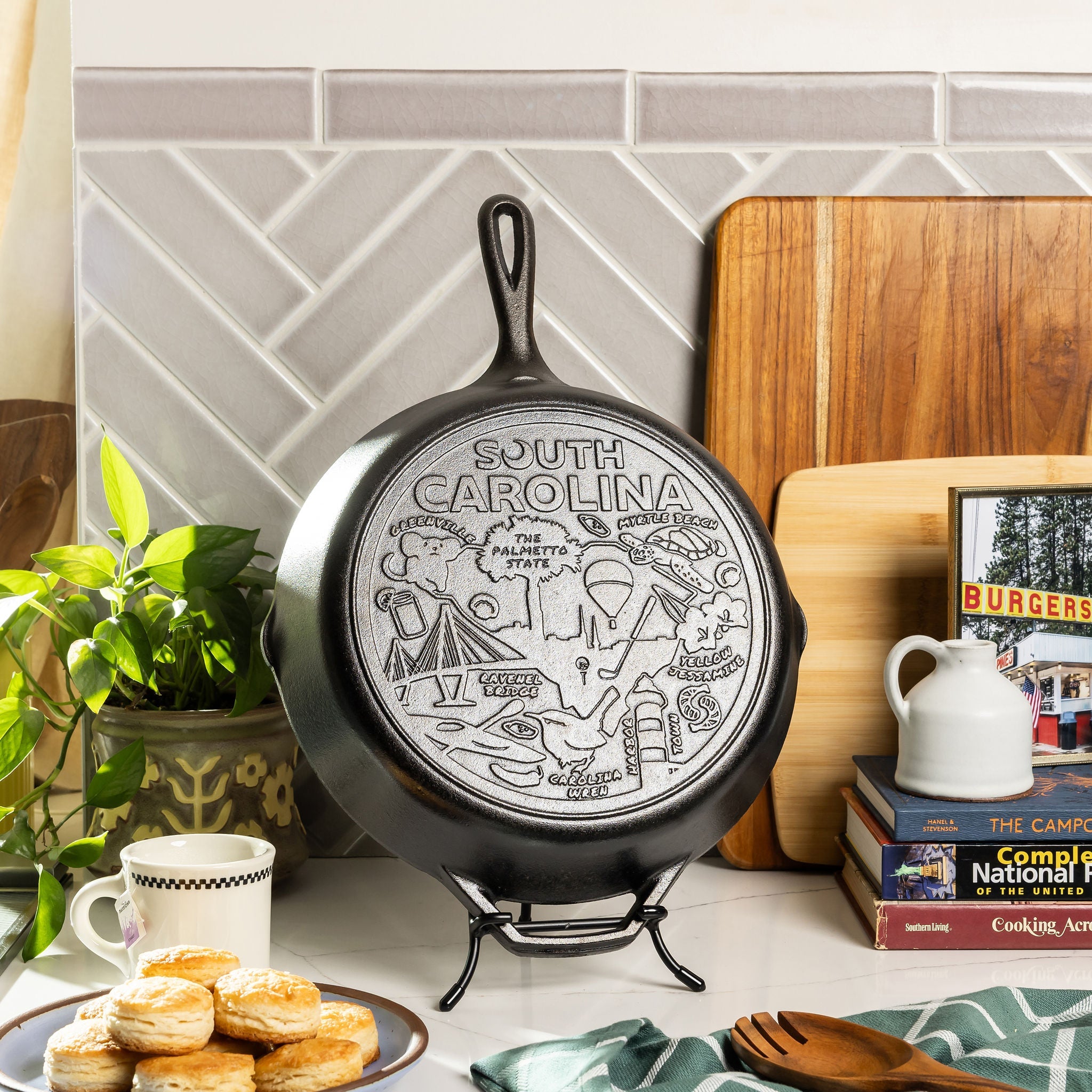 Lodge Castiron - American Road Trip: 12 Inch Seasoned Cast Iron Skillet, South Carolina - Image 2