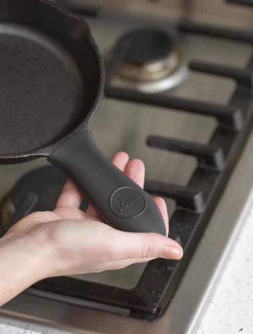 Lodge Ironware - Mini Silicone Handle Holder - Image 10