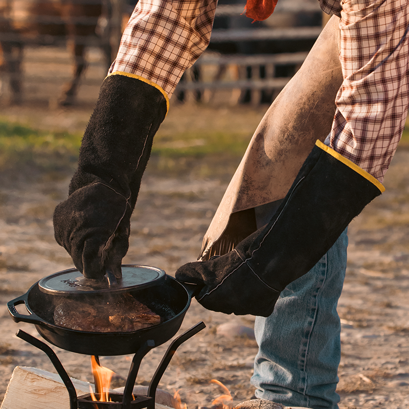 Lodge Ironware - Leather Gloves - Image 4