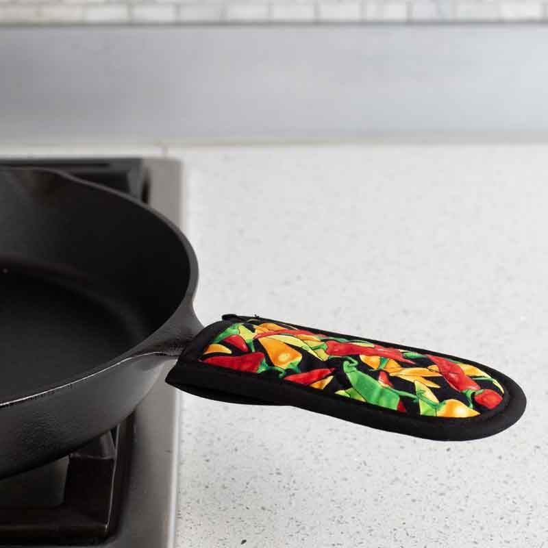 Lodge Ironware - Patterned Hot Handle Holders - Image 21