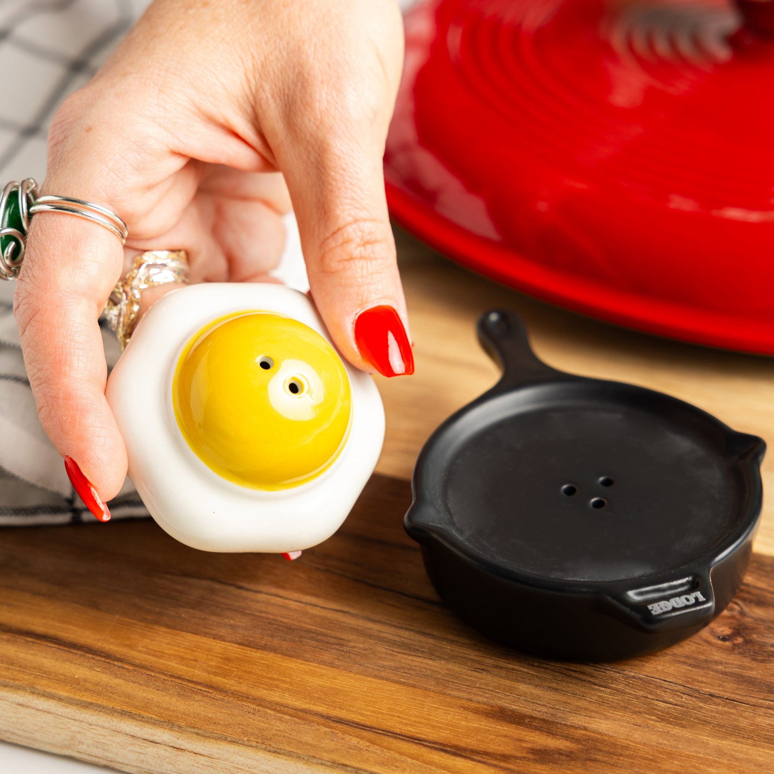 Lodge Ironware - Lodge Ironware - Skillet and Egg Salt and Pepper Shaker - Image 5