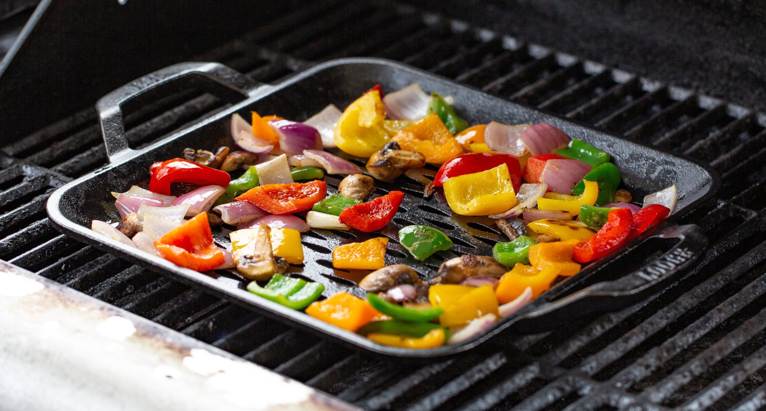 Lodge Castiron - Chef Collection 11 Inch Cast Iron Square Grill Topper - Image 4