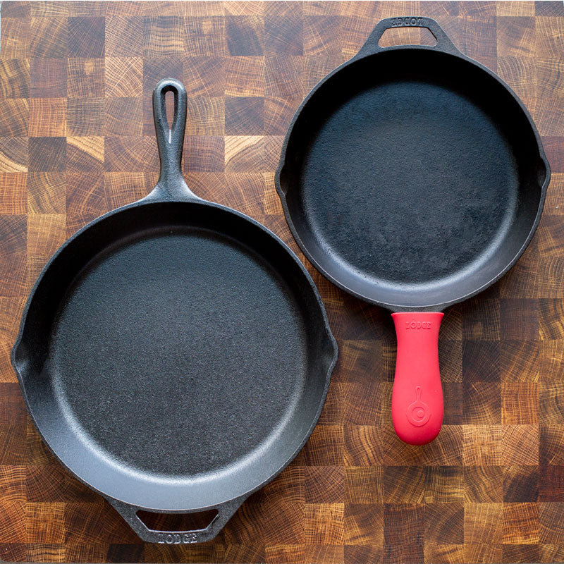 Lodge Ironware - Lodge Ironware - Fan-Favorite Skillets Set with Handle Holder - Image 2