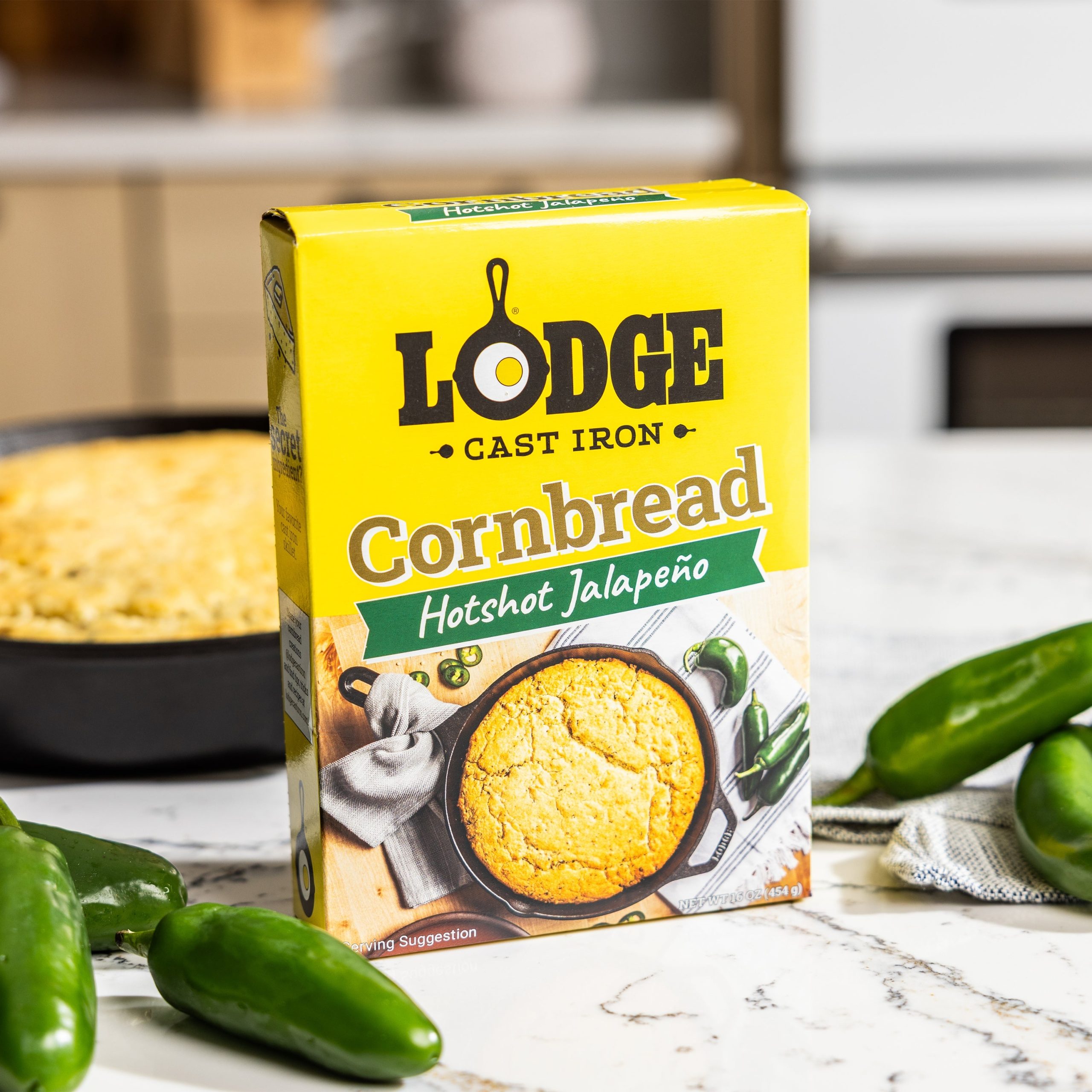 Lodge Castiron - Hot Shot Jalapeo Skillet Cornbread Mix - Image 3