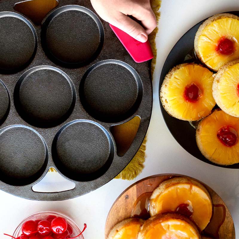 Lodge Ironware - Seasoned Cast Iron Mini Cake Pan - Image 4