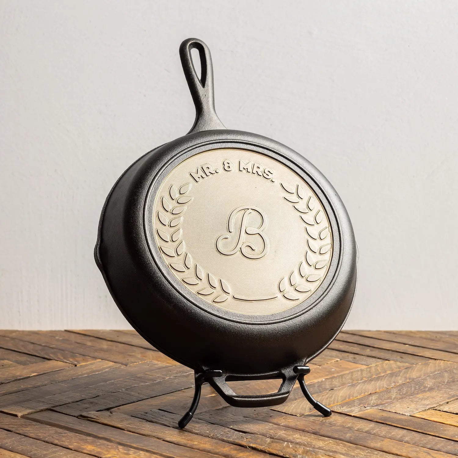 Lodge Castiron - Custom Engraved Monogram Skillet - Image 4