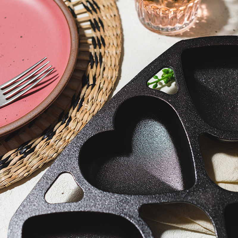 Lodge Ironware - Seasoned Cast Iron Heart Mini Cake Pan - Image 3