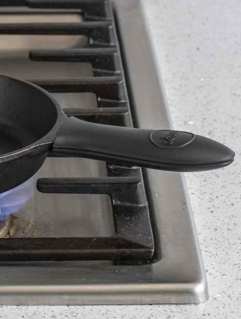 Lodge Ironware - Mini Silicone Handle Holder - Image 5