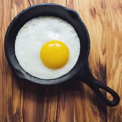 Alternative view of Lodge Castiron - Heat-Treated Skillet