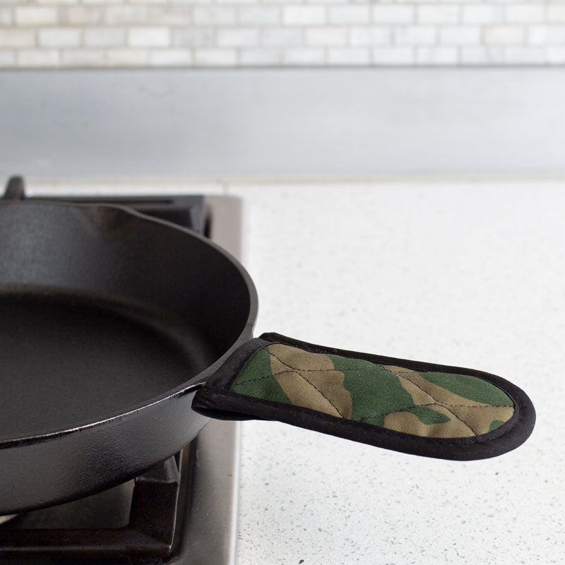 Lodge Ironware - Patterned Hot Handle Holders - Image 19