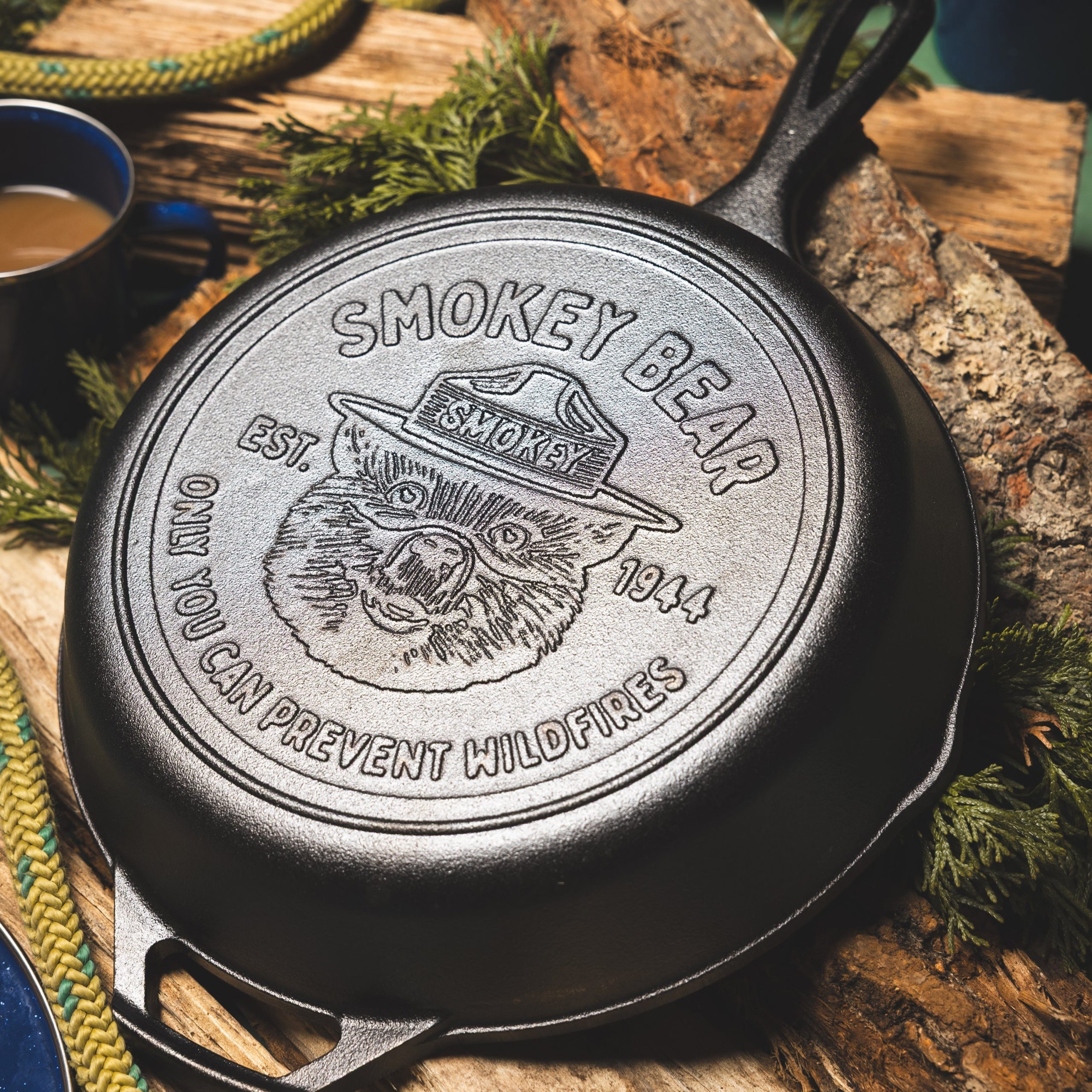 Lodge Castiron - 10.25 Inch Seasoned Cast Iron Smokey Bear Skillet - Image 6