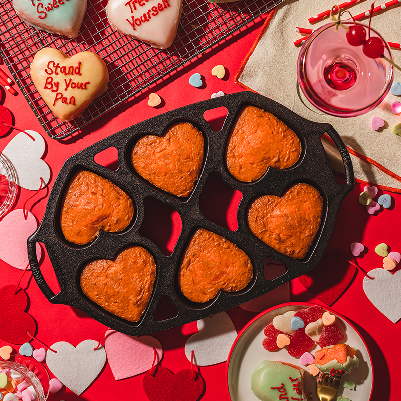 Lodge Ironware - Seasoned Cast Iron Heart Mini Cake Pan - Image 4