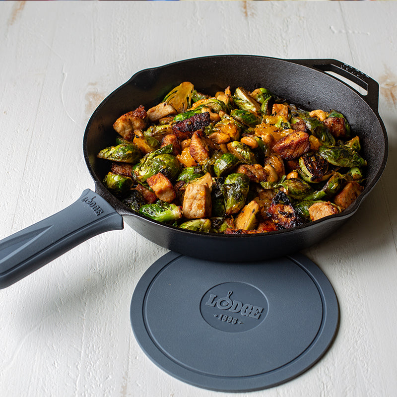 Lodge Castiron - Deluxe Silicone Hot Handle Holder - Image 3